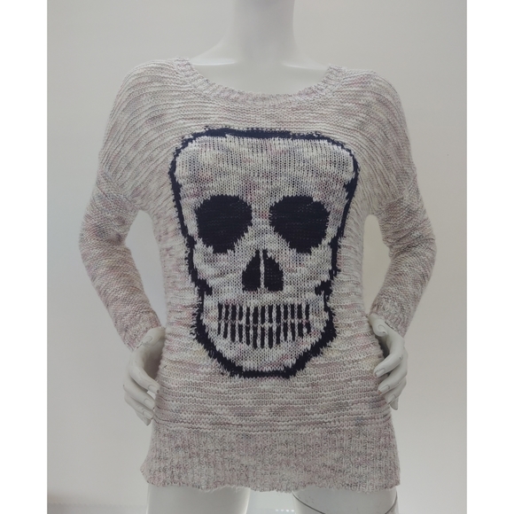 SOLD ♥️ Gianni Bini Skull Sweater L - Picture 2 of 5